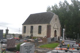 la chapelle du cimetière de Sailly au bois la chapelle du cimetière de Sailly au bois